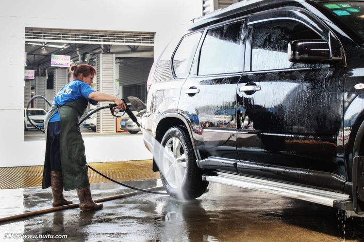 洗车店装修重点是解决排水和保持外观整洁